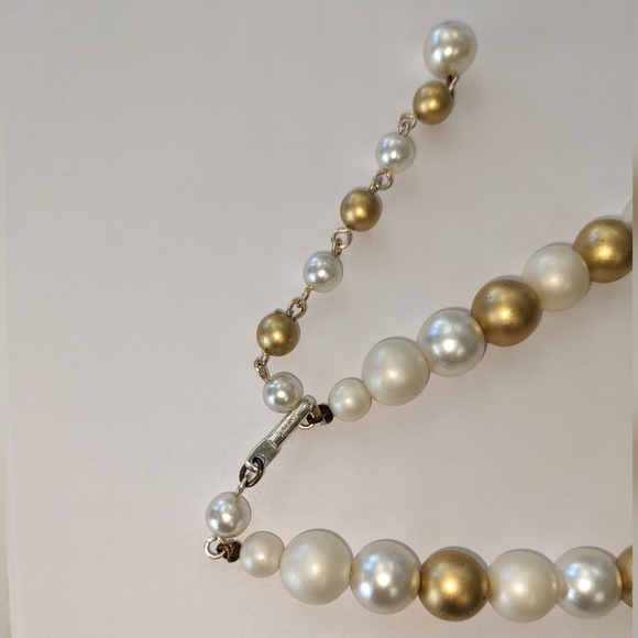 VTG JAPAN SIGNED GOLD TONE & FAUX PEARL HEAVYWEIGHT NECKLACE - Picture 7 of 10